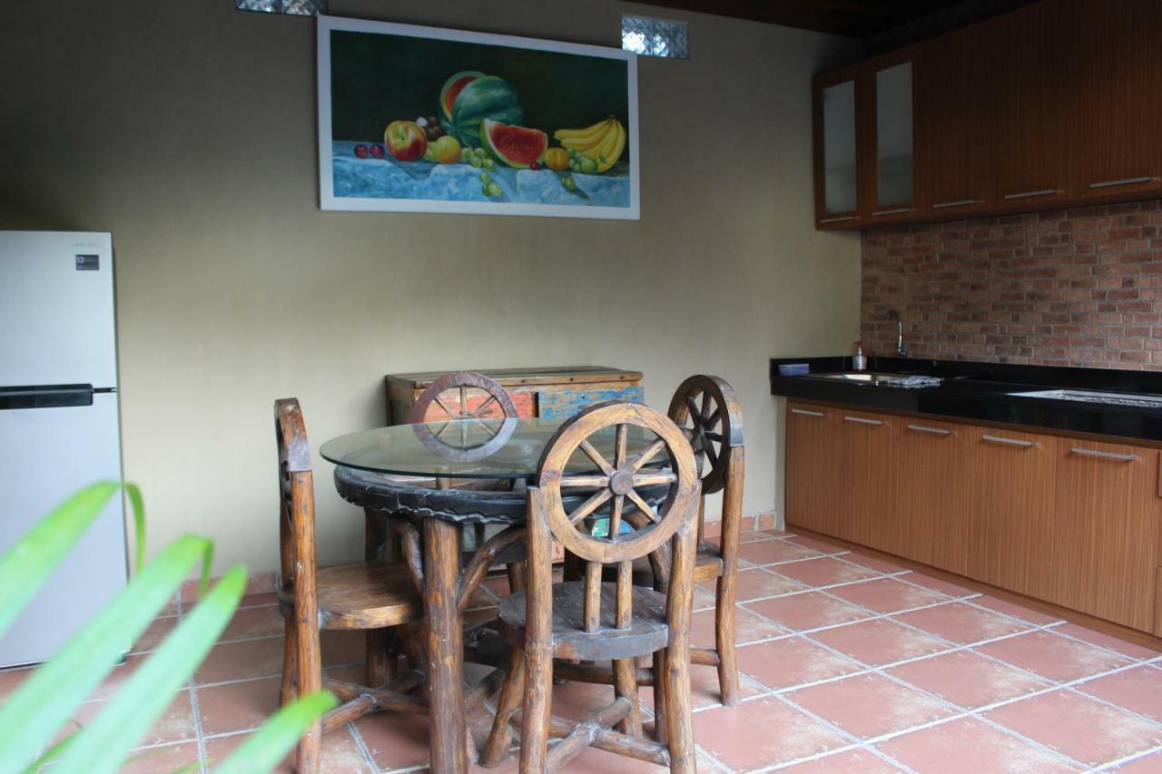 Villa Mayong Uluwatu エクステリア 写真