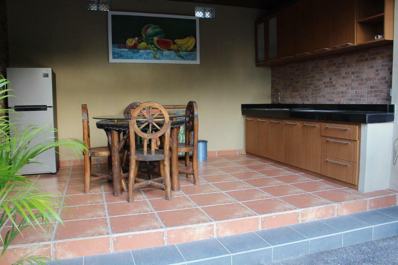 Villa Mayong Uluwatu エクステリア 写真